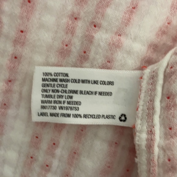 Universal Thread Top - Picture 6 of 7